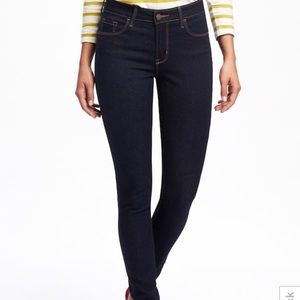 Mid-Rise Rock Star Jeans 👖